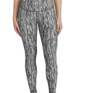 Kirkland Signature 85%polyester 15%spandex legging